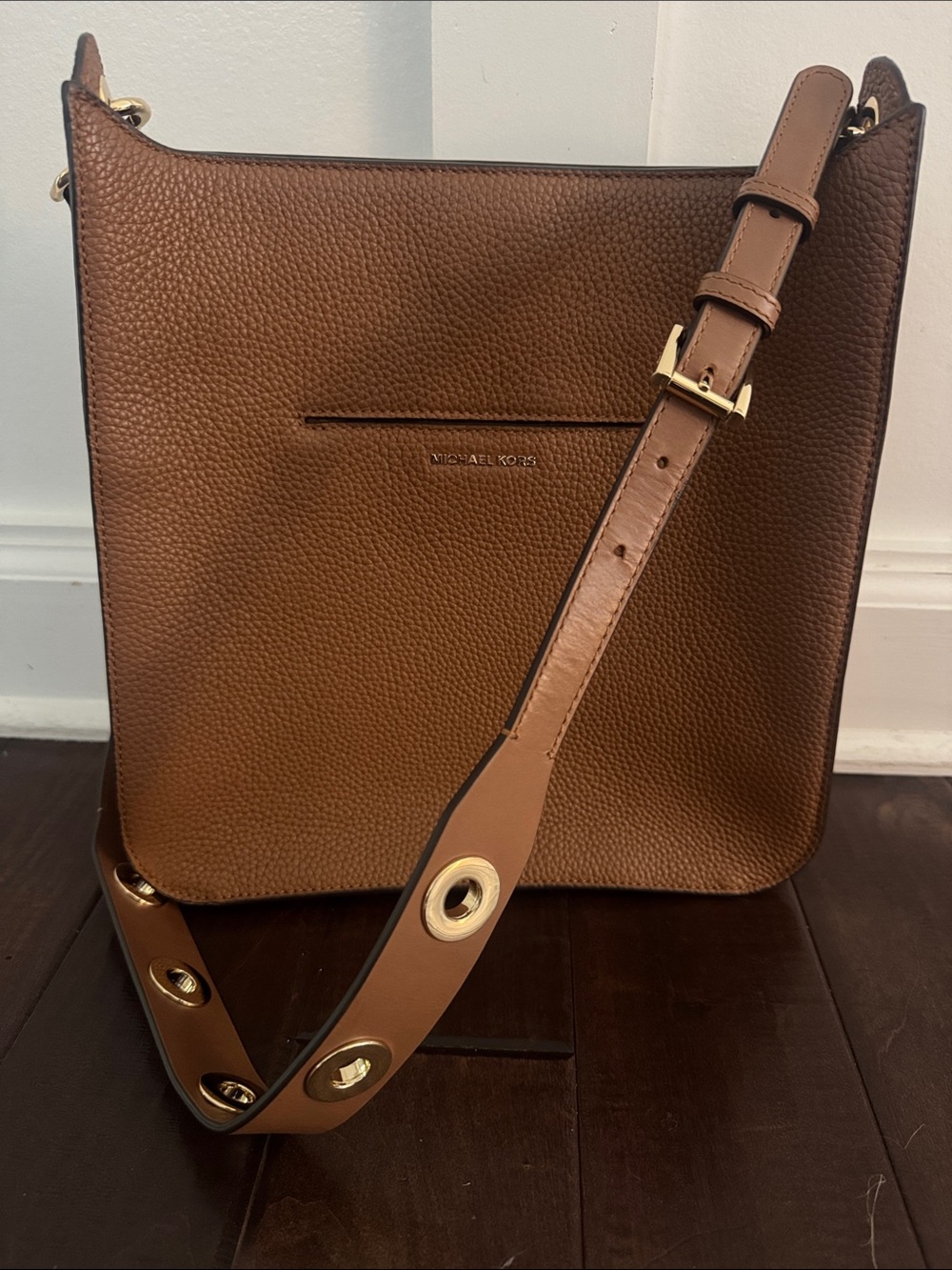 Michael Kors Sullivan Large Leather Messenger